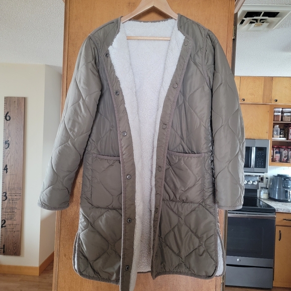 Reversible quilted fleece jacket - Picture 1 of 2